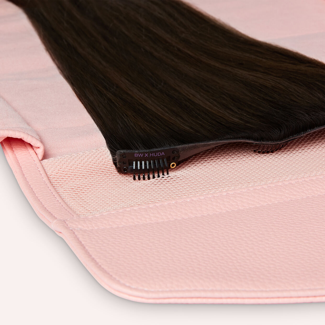Huda Beauty Works X HUDA Hair Drobe