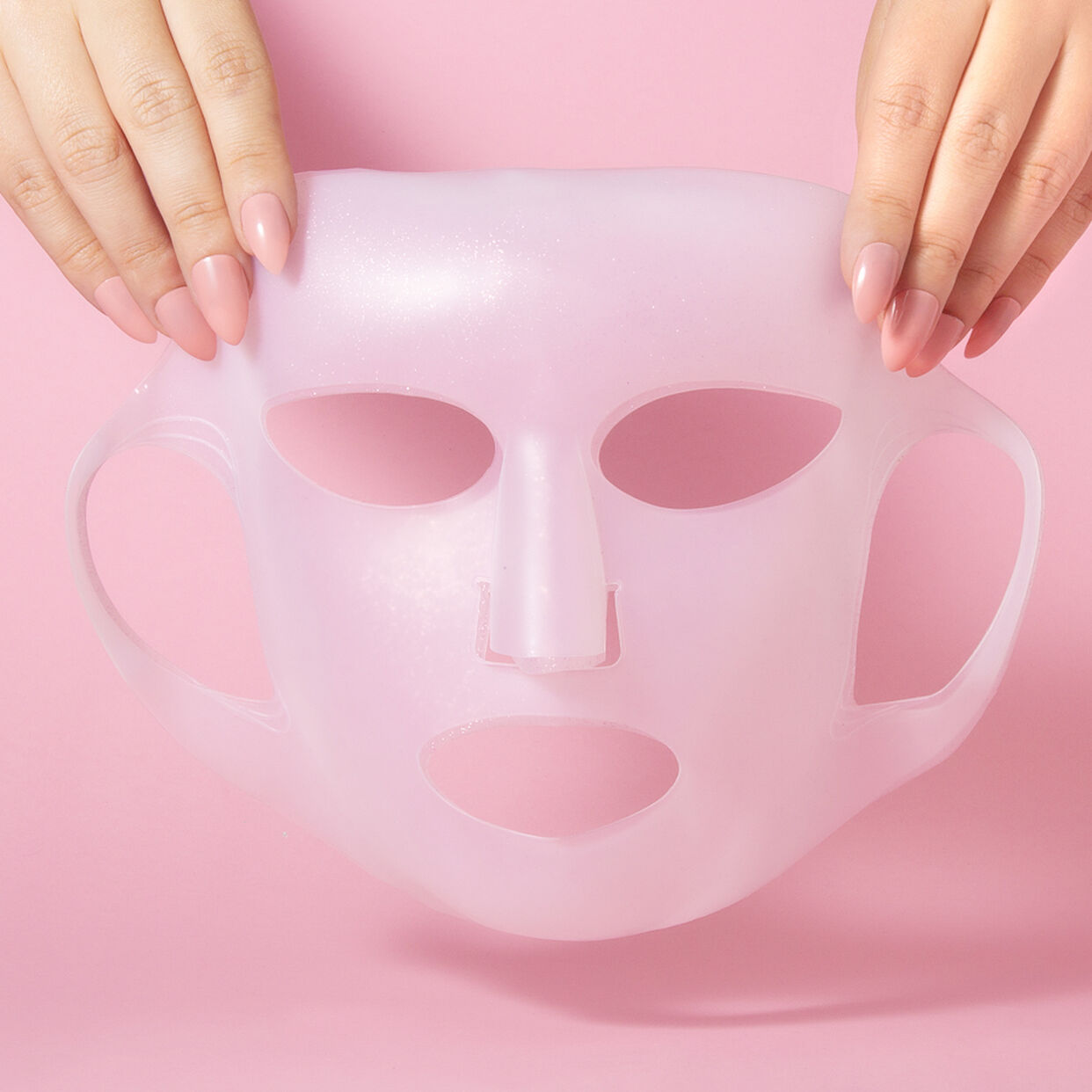 Huda Beauty Wrap It Up Face Mask Holder