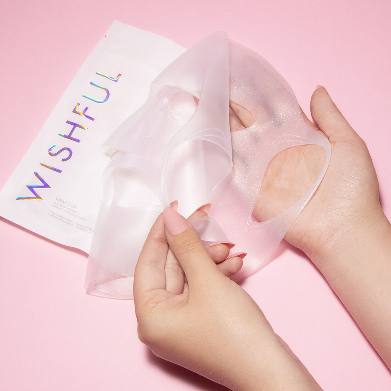 Huda Beauty Wrap It Up Face Mask Holder