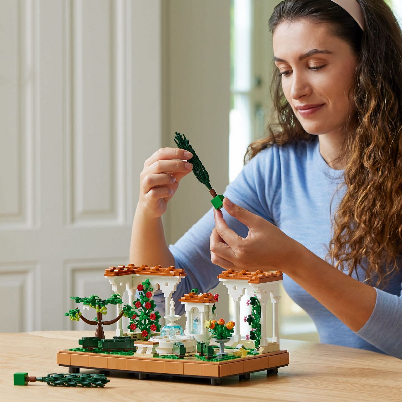 Lego 10359 Fountain Garden