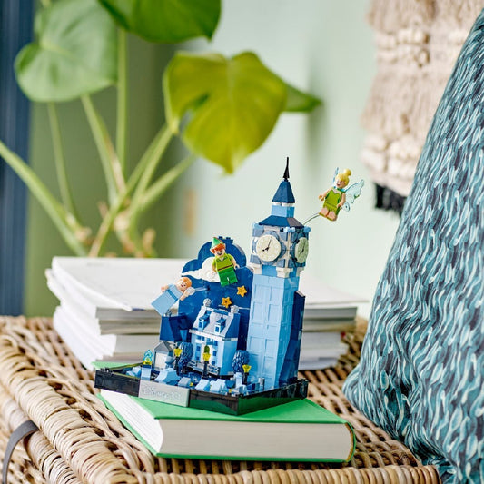 Lego Peter Pan & Wendy's Flight over London