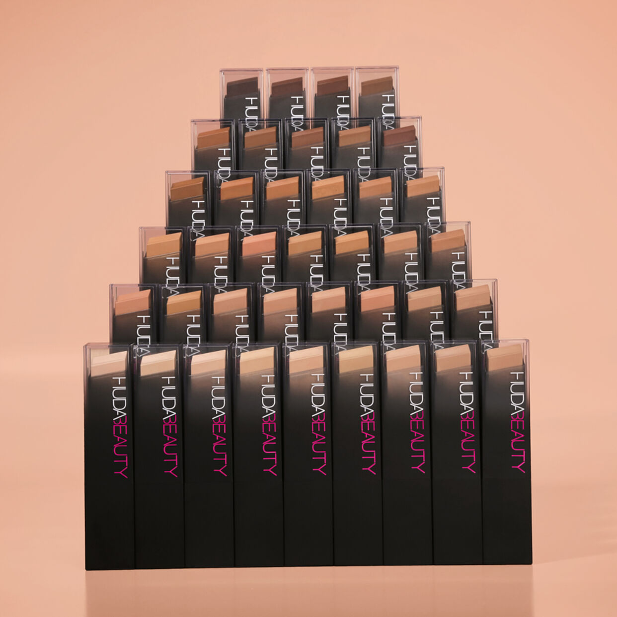 كريم أساس هدى بيوتي #FauxFilter Skin Finish ذو التغطية القابلة للبناء