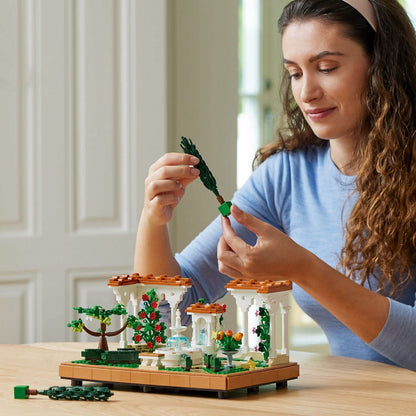 Lego 10359 Fountain Garden