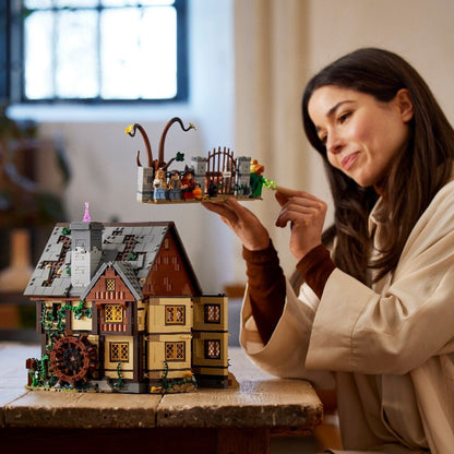 Lego 21341 Disney Hocus Pocus: The Sanderson Sisters' Cottage