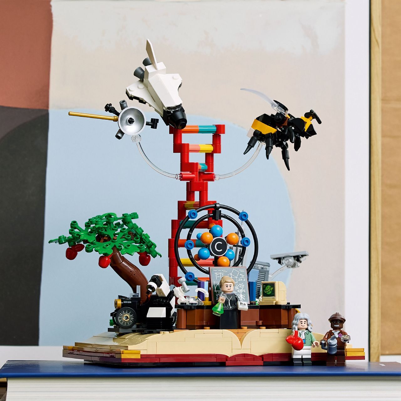 Lego 21355 The Evolution of STEM