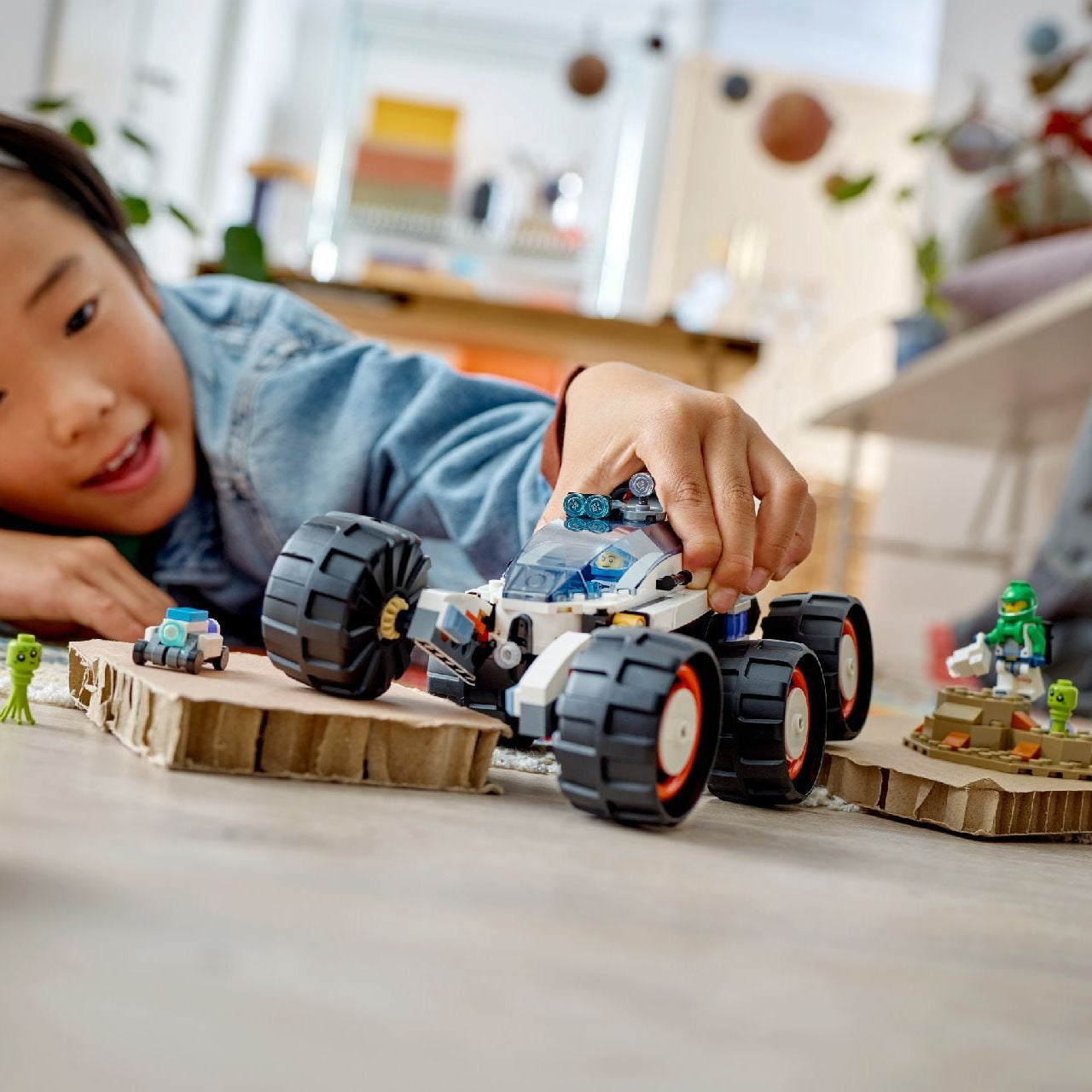 Lego Space Explorer Rover and Alien Life