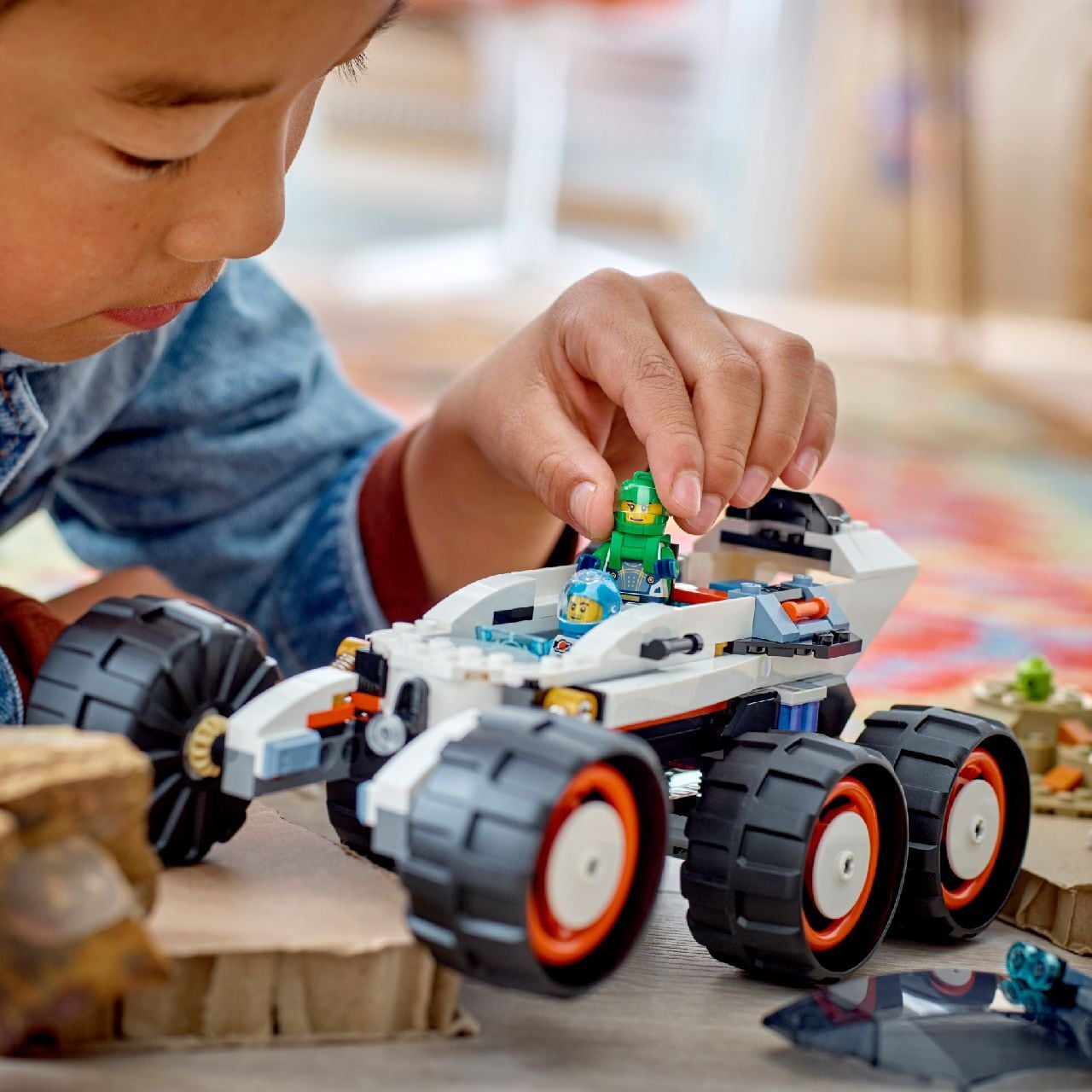 Lego Space Explorer Rover and Alien Life